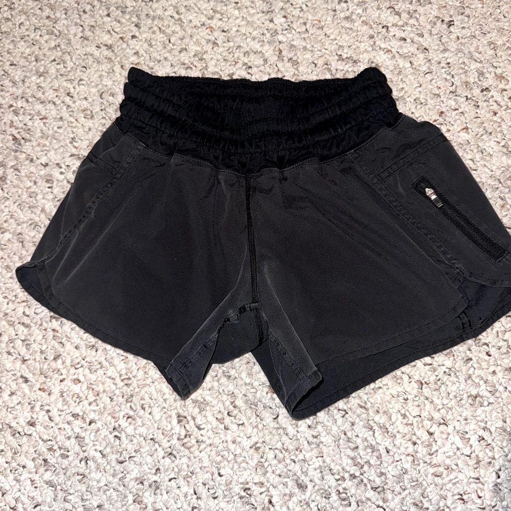 Lululemon tracker shorts black